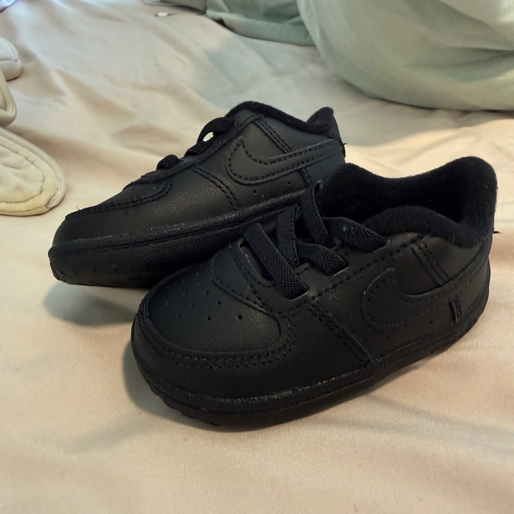 Nike Kids Black Leather Low-Top Sneakers
